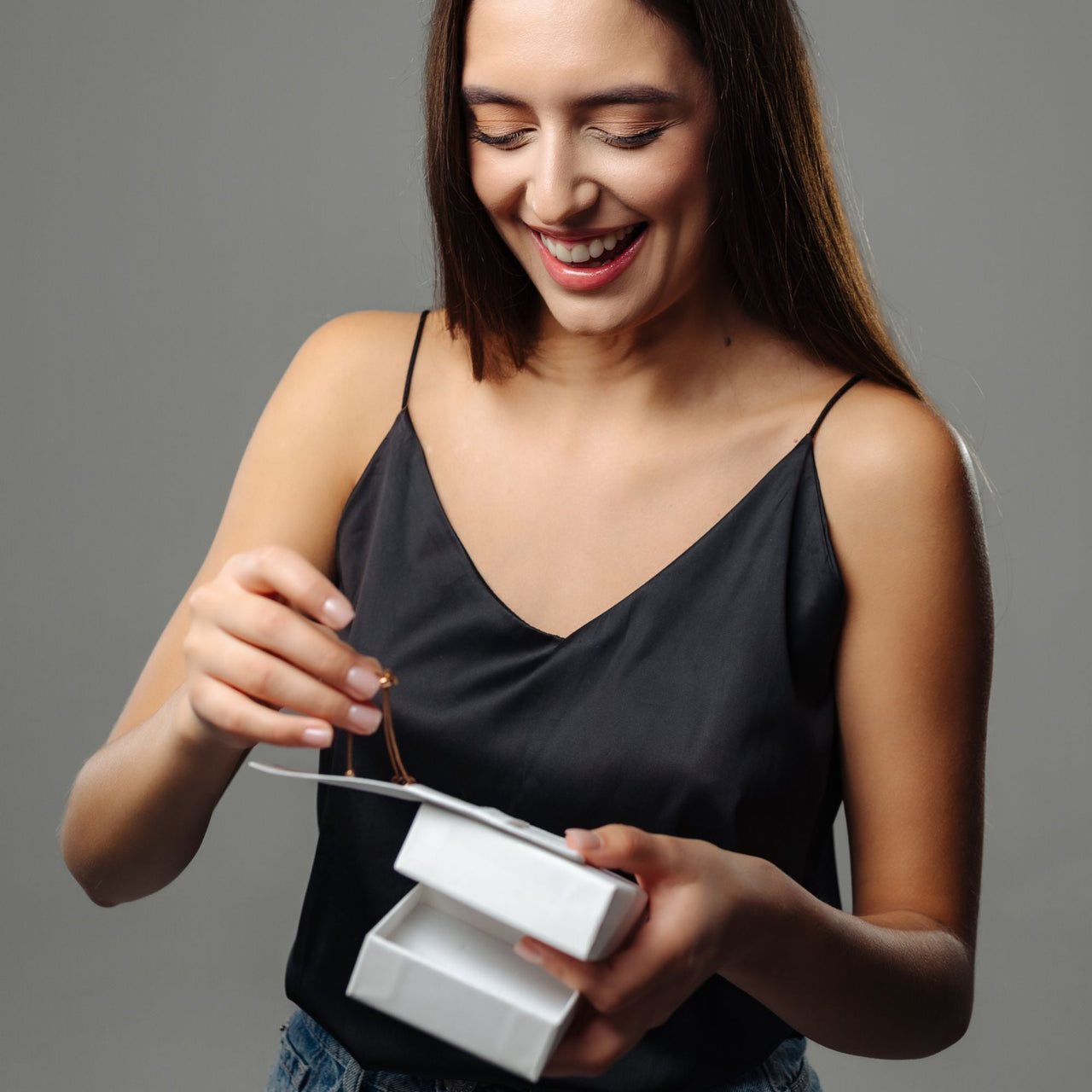 Classic Name Necklace - Custom Name Necklace - Gifts for Mom - Personalized Gift - Birthday Gifts for Her Necklace Brother & Sisters