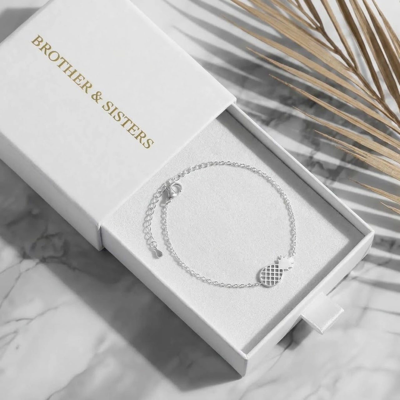 Pineapple bracelet — in the gift box, silver | SKU: 9178613-white-gold